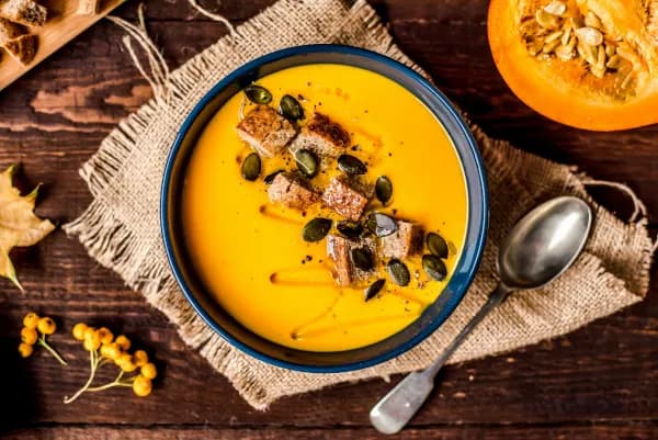 Czym doprawić zupę dyniową, by uzyskać wyjątkowy smak?
